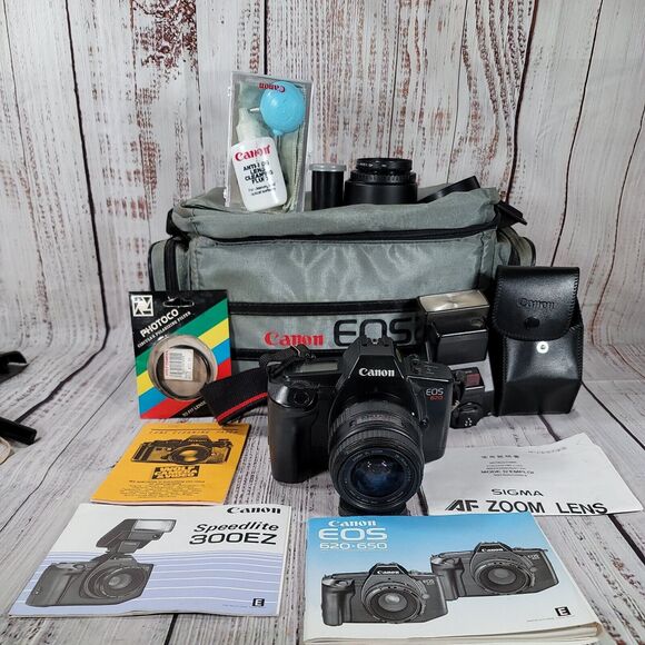 [Near Mint] Canon EOS 620‎ 35mm SLR w/Lens, Bag Tons Of accessories Not Tested - Picture 1 of 12